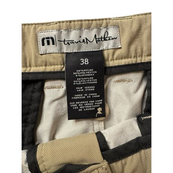 Travis Mathew Shorts Mens Size 38 Nylon Beige Golf Chinos Flat Front TINY FLAW - Picture 10 of 10